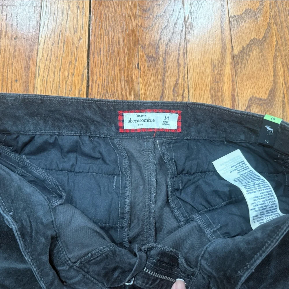 Abercrombie Kids Black Corduroy Cuffed Shorts Girls Size 14 NWT